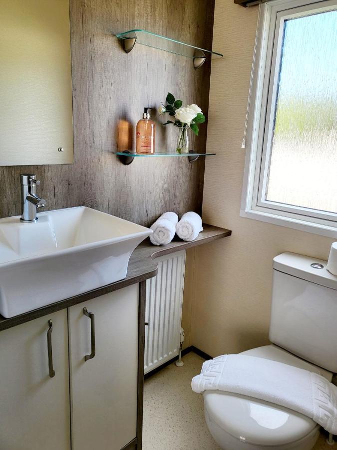 Luxury Woodland Retreat Holiday Home - Shorefield Country Park Downton  Zewnętrze zdjęcie