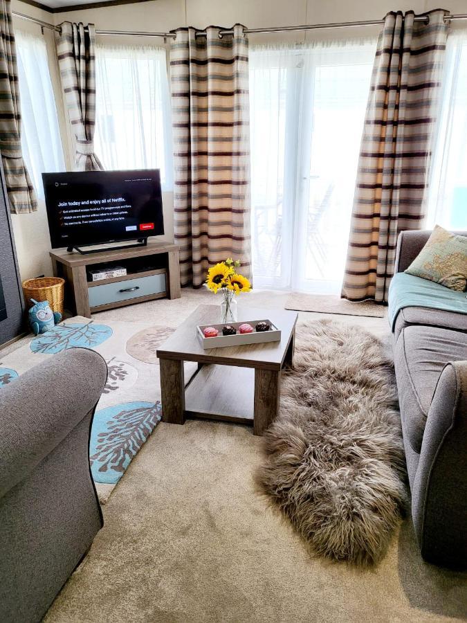 Luxury Woodland Retreat Holiday Home - Shorefield Country Park Downton  Zewnętrze zdjęcie